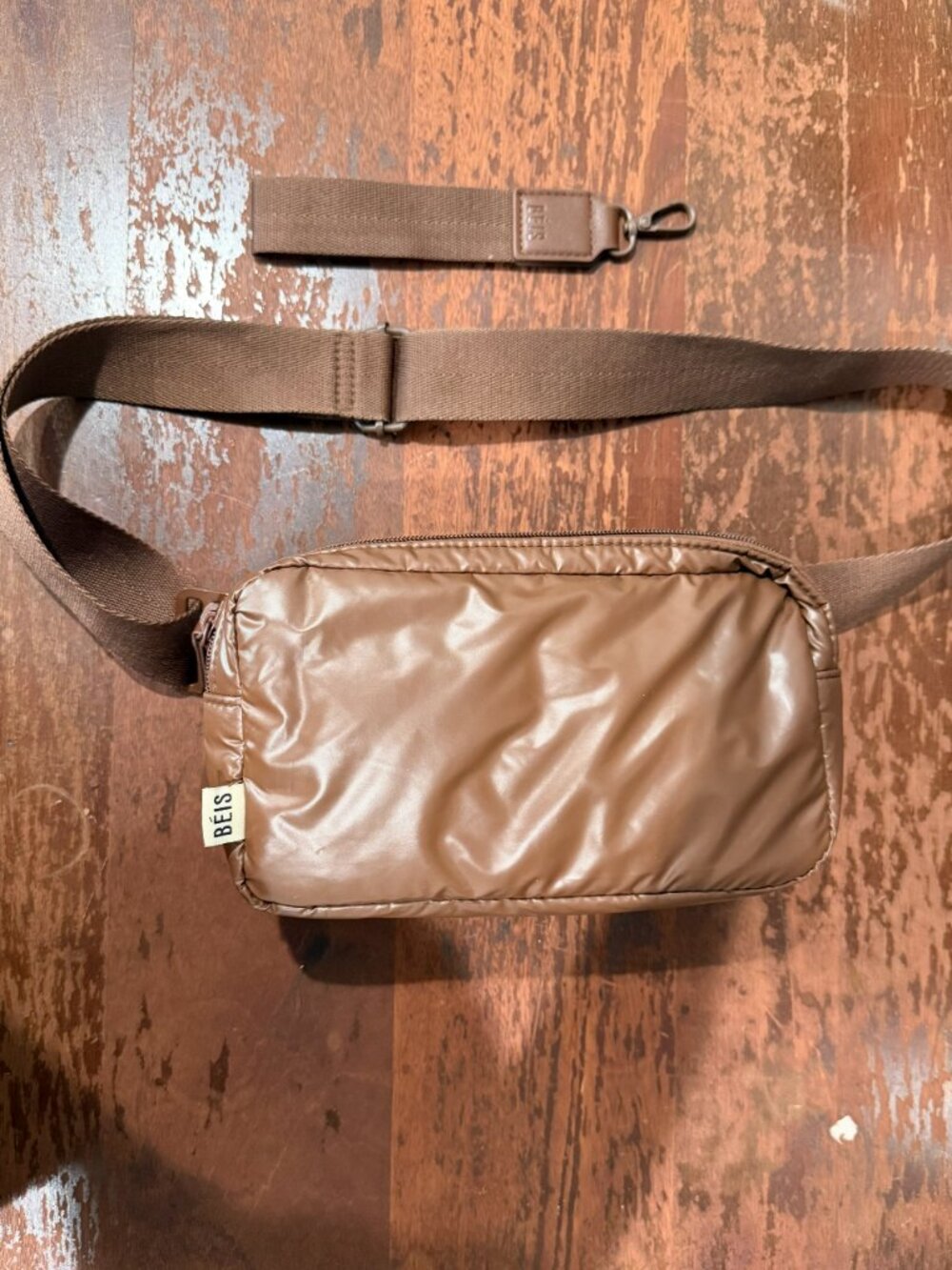 Béis Expandable Sling Pouch (Convertible Backpack) - Picture 6 of 7